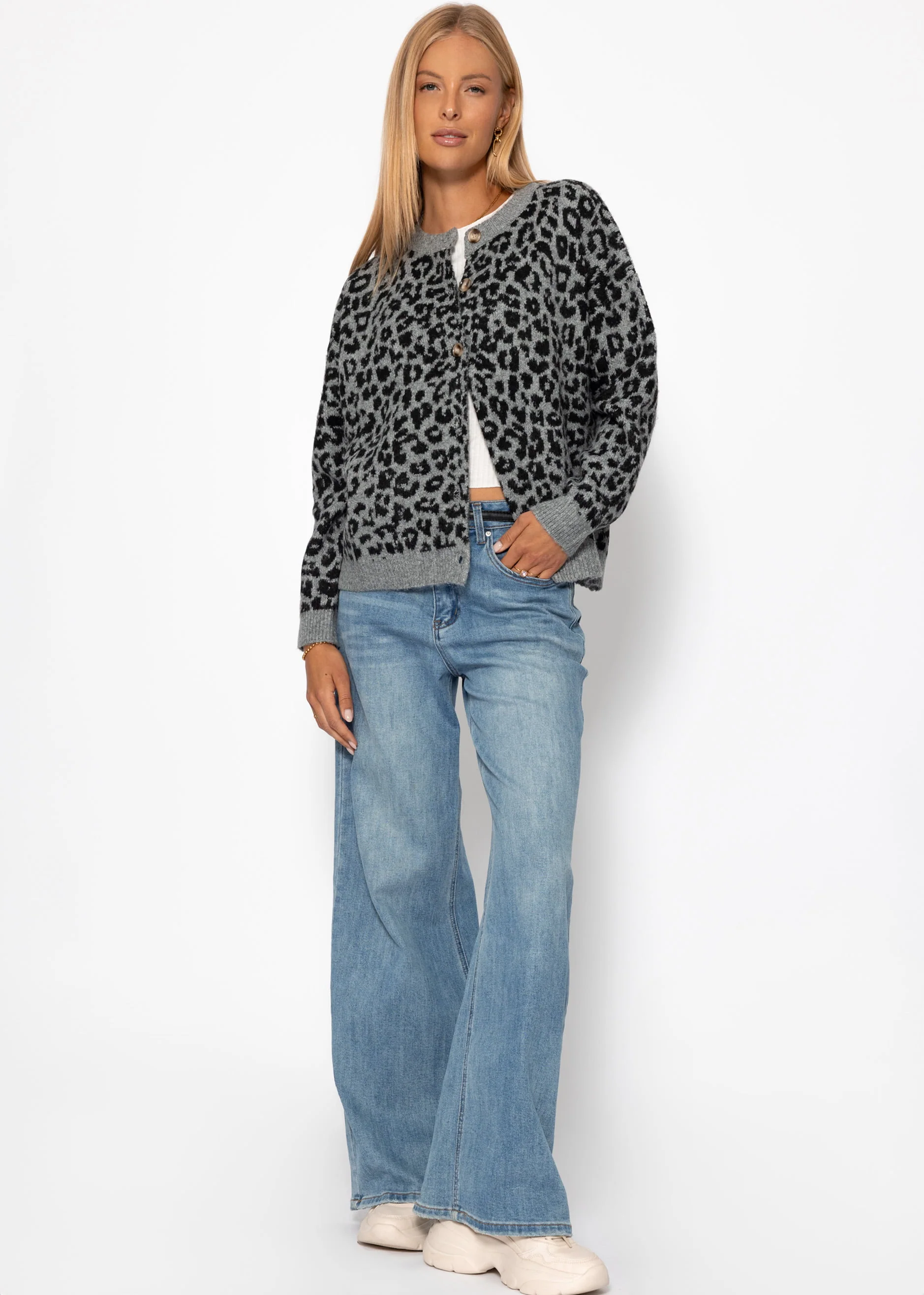 Cardigan with Leo pattern-gray-black - Image 3