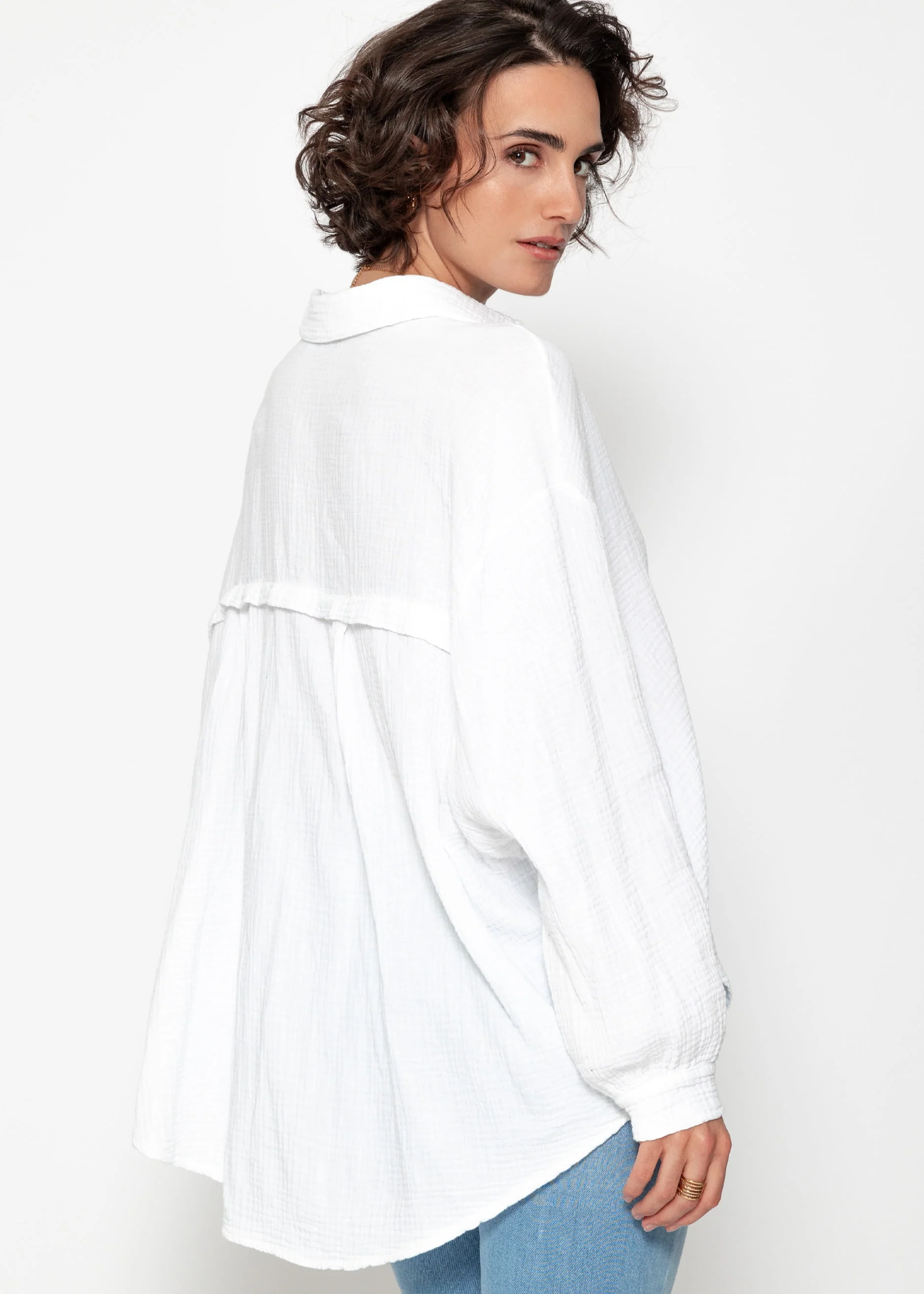 Muslin blouse oversize, short, white - Image 4